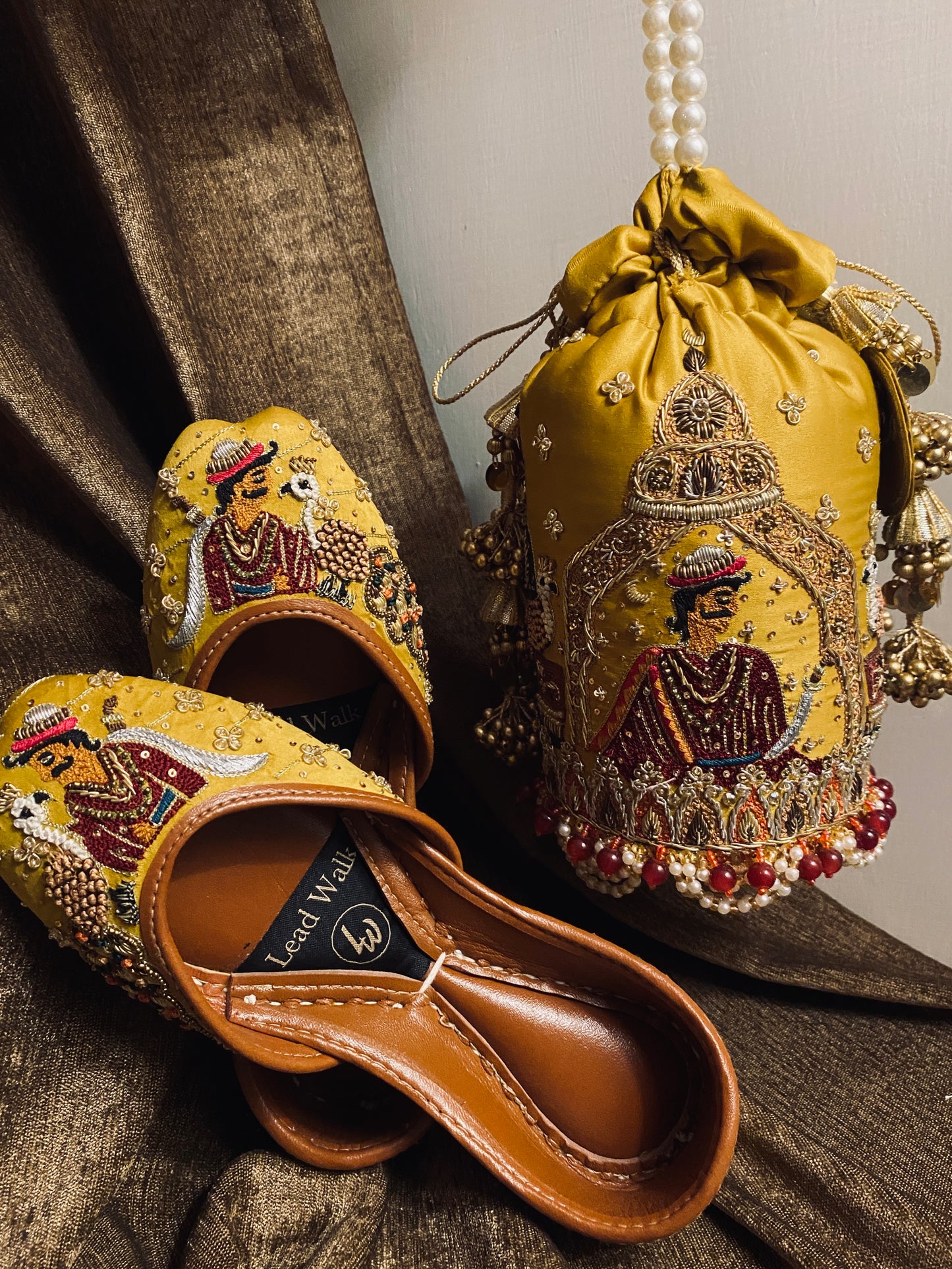 MUGHLIA DUO SET- Potli X Khussa