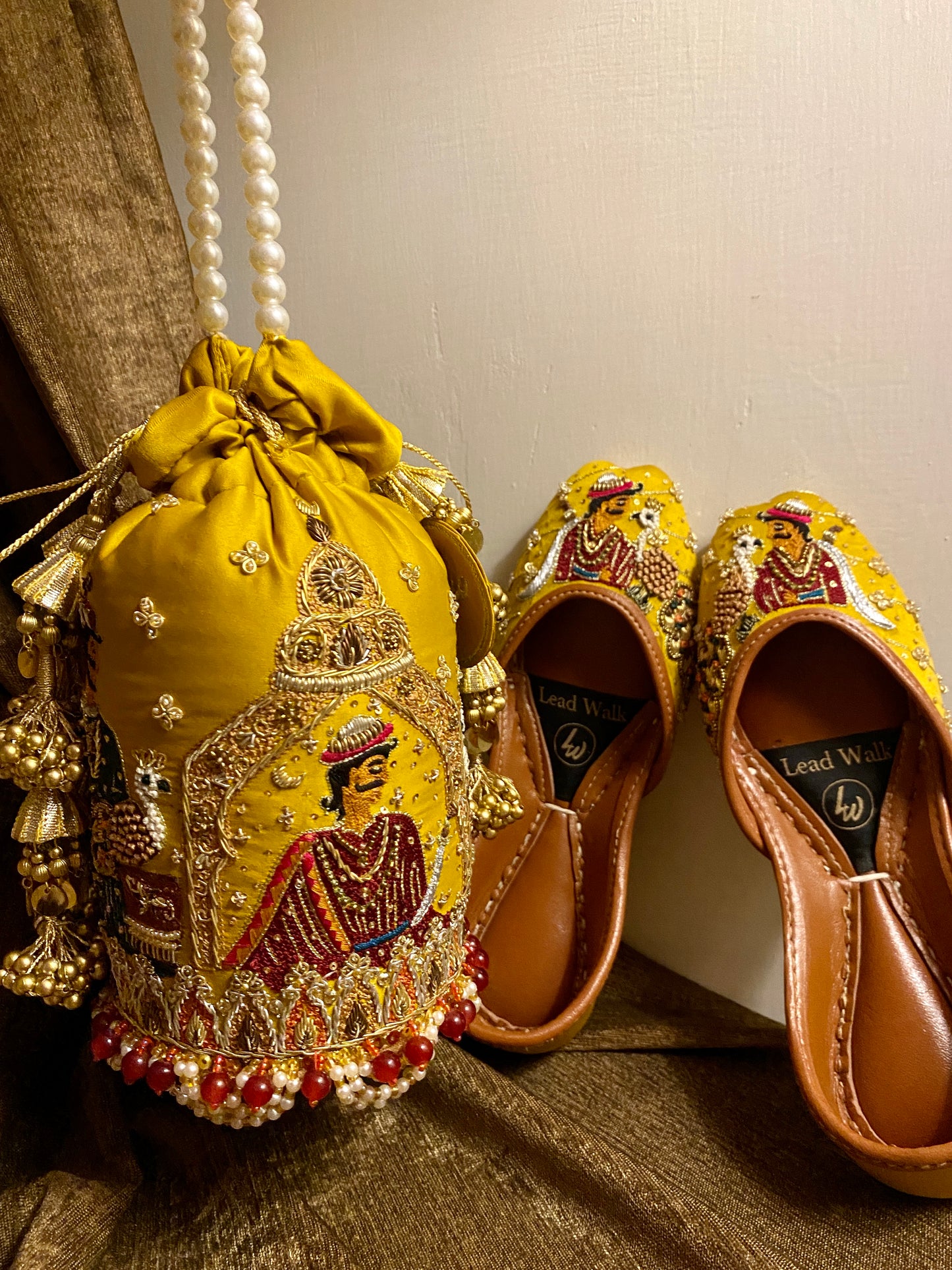 MUGHLIA DUO SET- Potli X Khussa