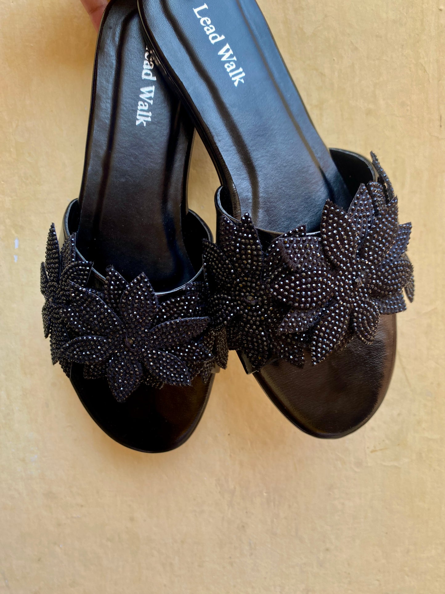LOTUS BLACK