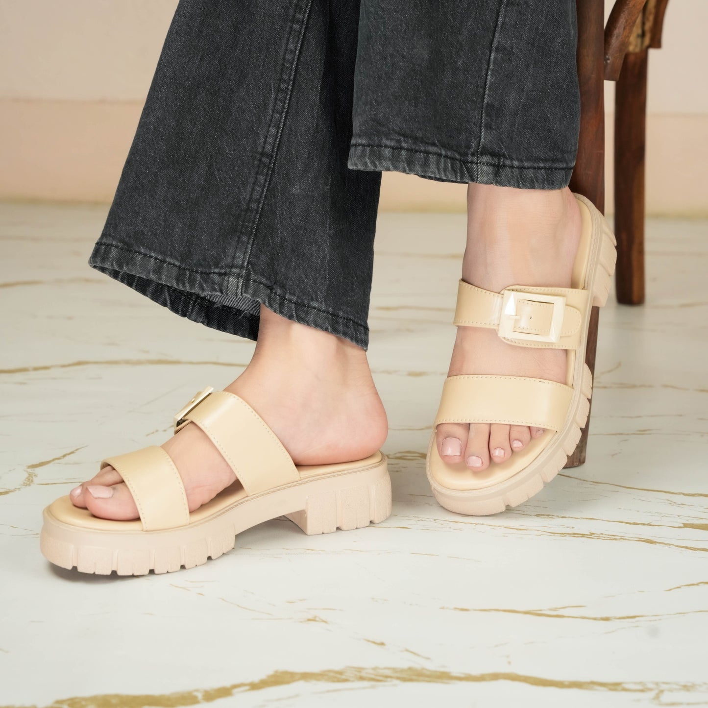 STRAPPY BEIGE