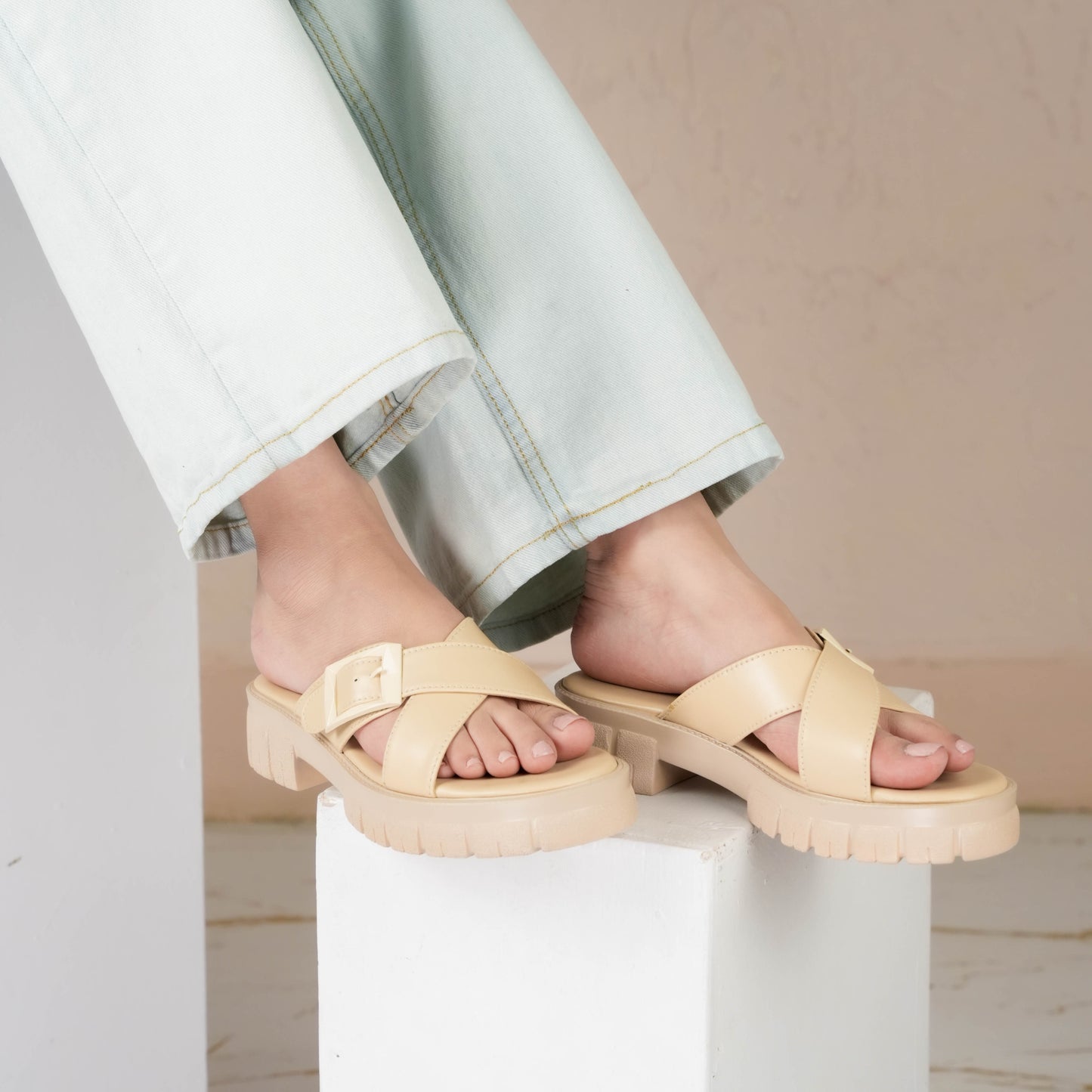 CRISS-CROSS BEIGE