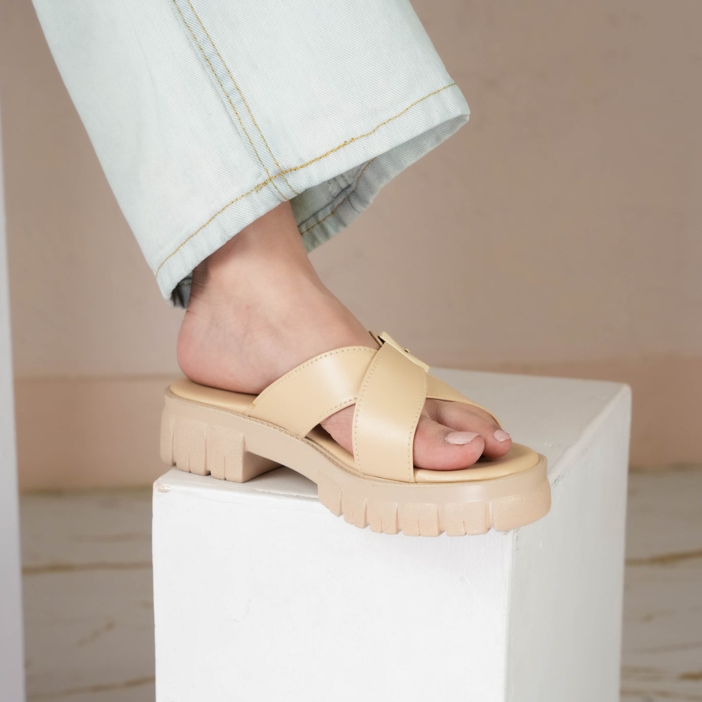 CRISS-CROSS BEIGE